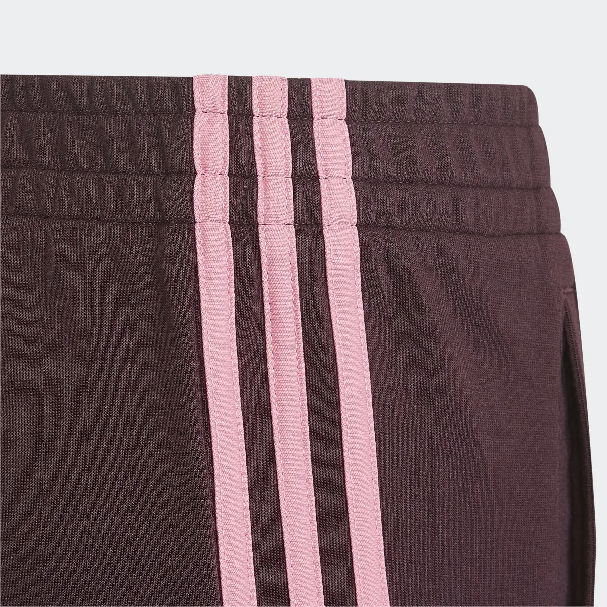 Adidas Pantalón Tapered Leg 3 bandas. 3