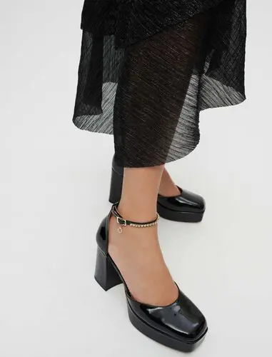 Maje Patent leather platform pumps Add to my wishlist Votre article a été ajouté à la wishlist Votre article a été retiré de la wishlist. 1