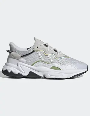 Adidas OZWEEGO Shoes. 2 Adidas OZWEEGO Shoes. 2