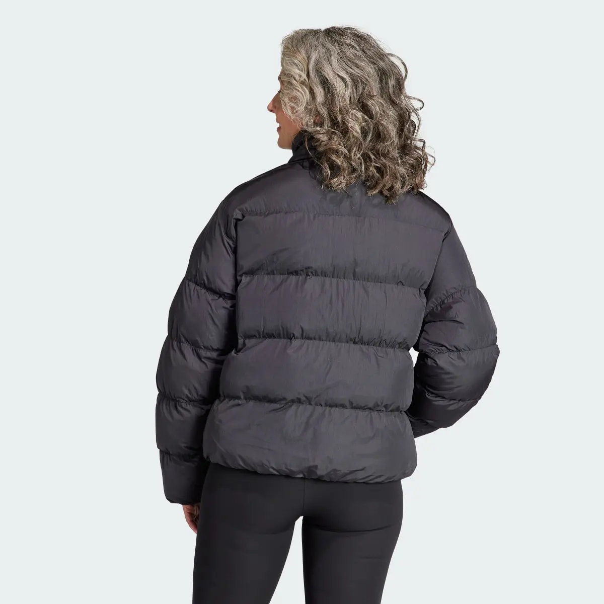 Adidas Chaqueta corta Vegan Puffer. 3