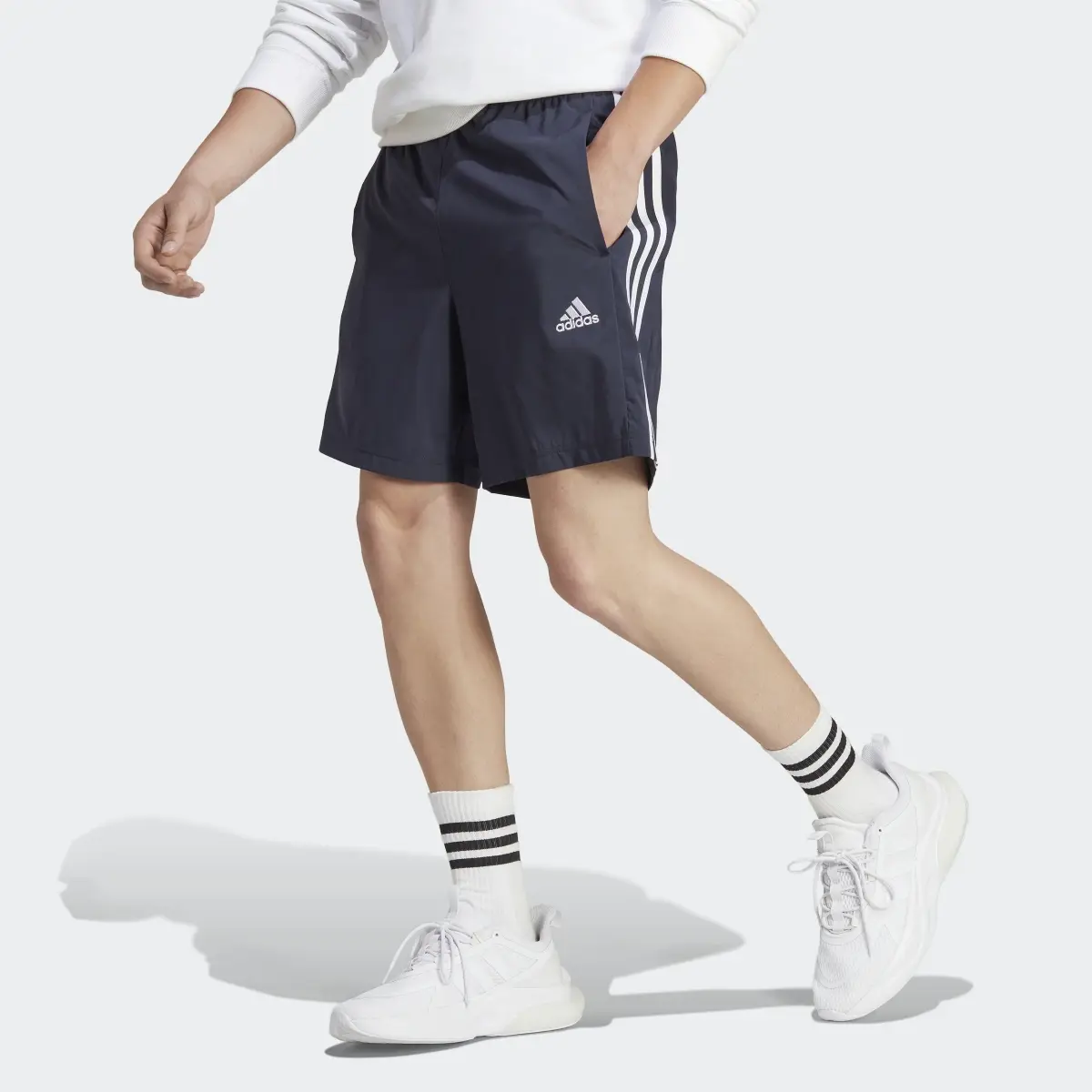 Adidas Shorts Essentials Chelsea 3 Franjas AEROREADY. 1