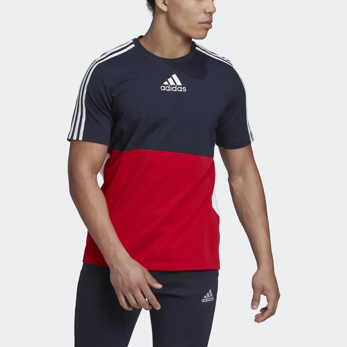 Adidas Essentials Colorblock Tişört. 1