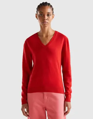 red v-neck sweater in pure merino wool