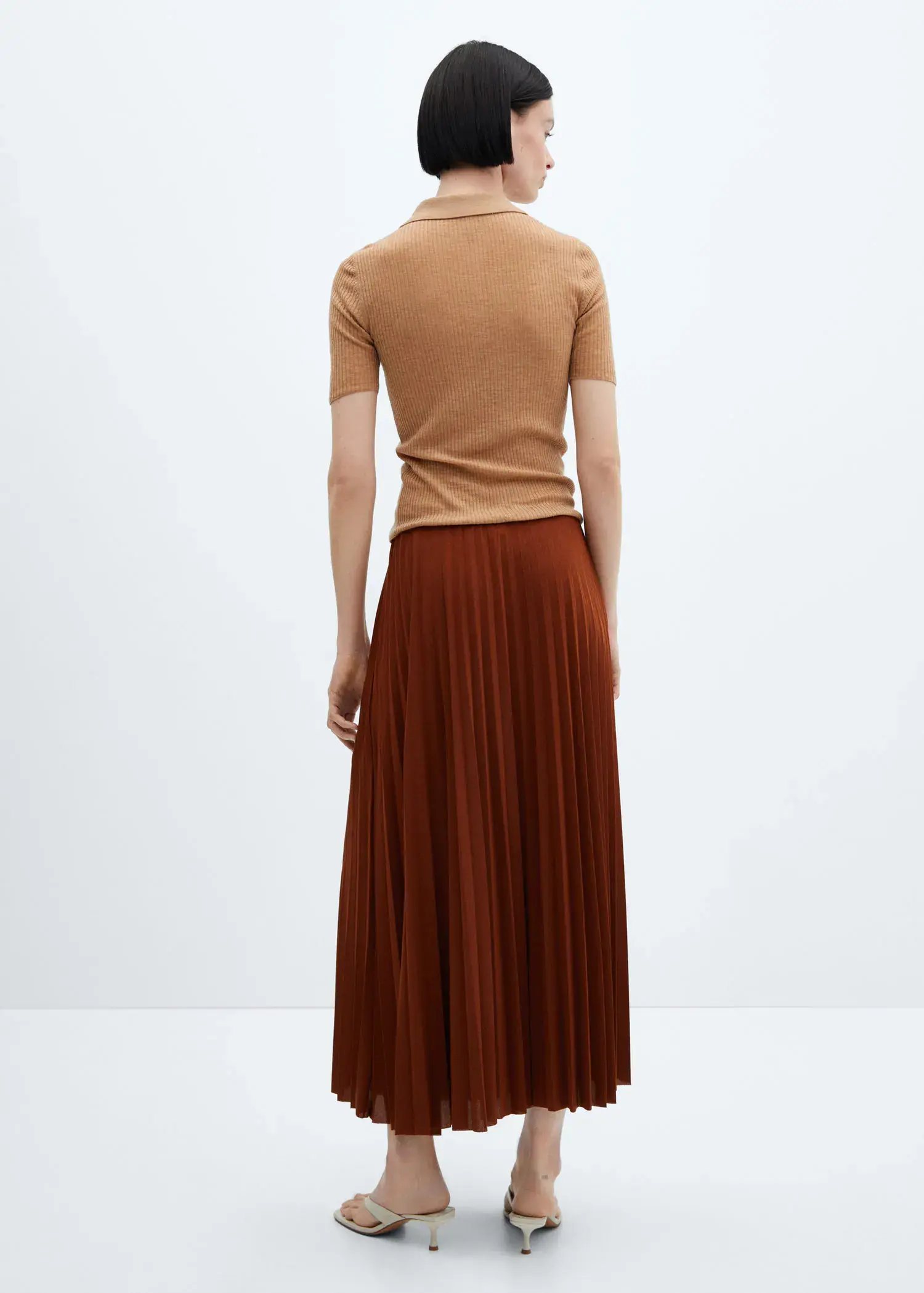 Mango Pleated long skirt. 3