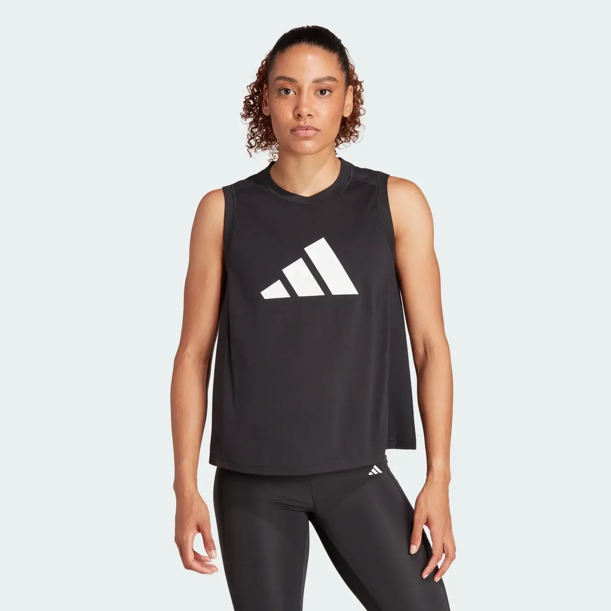 Adidas Playera sin Mangas de Entrenamiento Train Essentials Big Performance Logo. 2