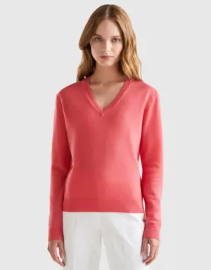 strawberry red v-neck sweater in pure merino wool
