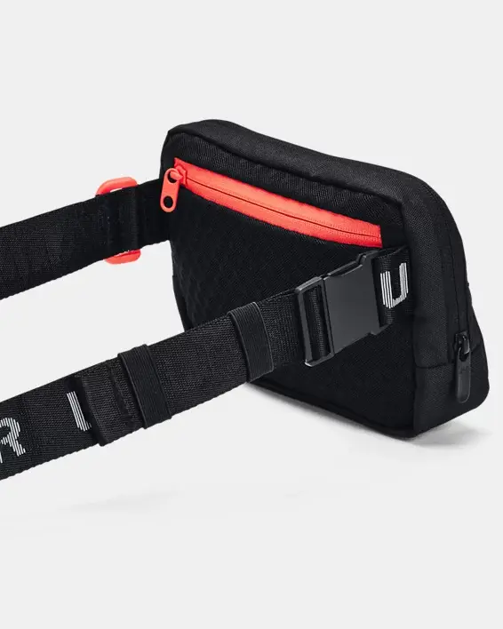 Under Armour UA Loudon Waist Bag Crossbody. 3