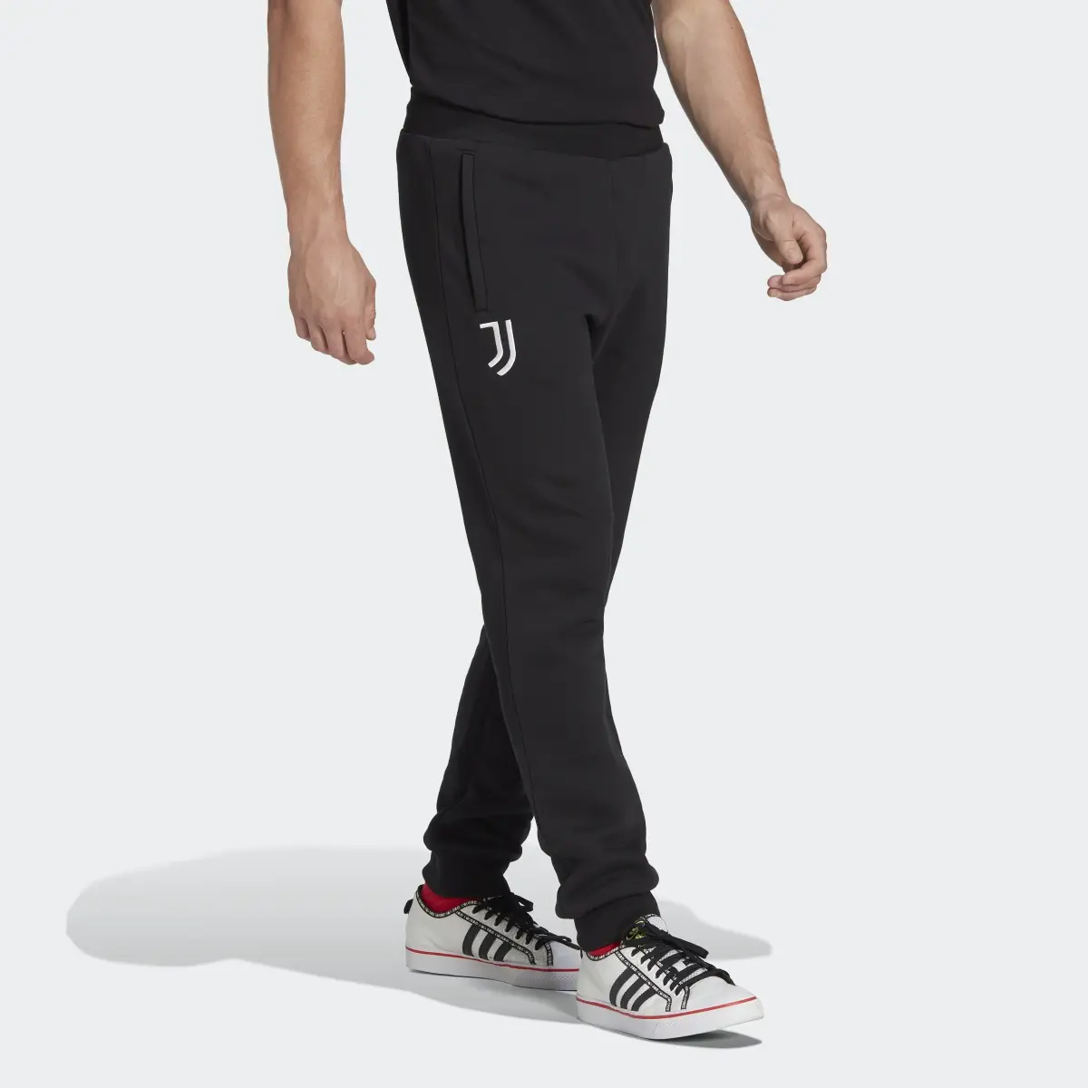 Adidas Pantalon Juventus Essentials Trefoil. 1