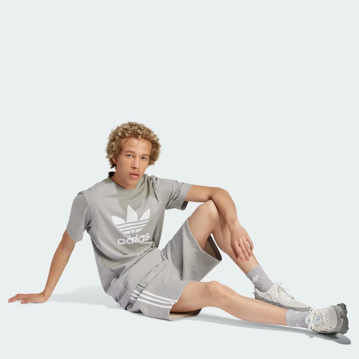 Adidas adicolor 3-Streifen Shorts. 3