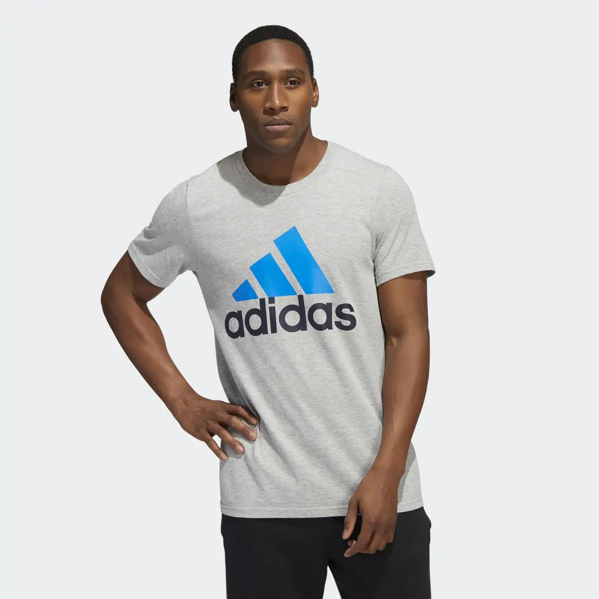 Adidas Playera Badge of Sport Basic. 2