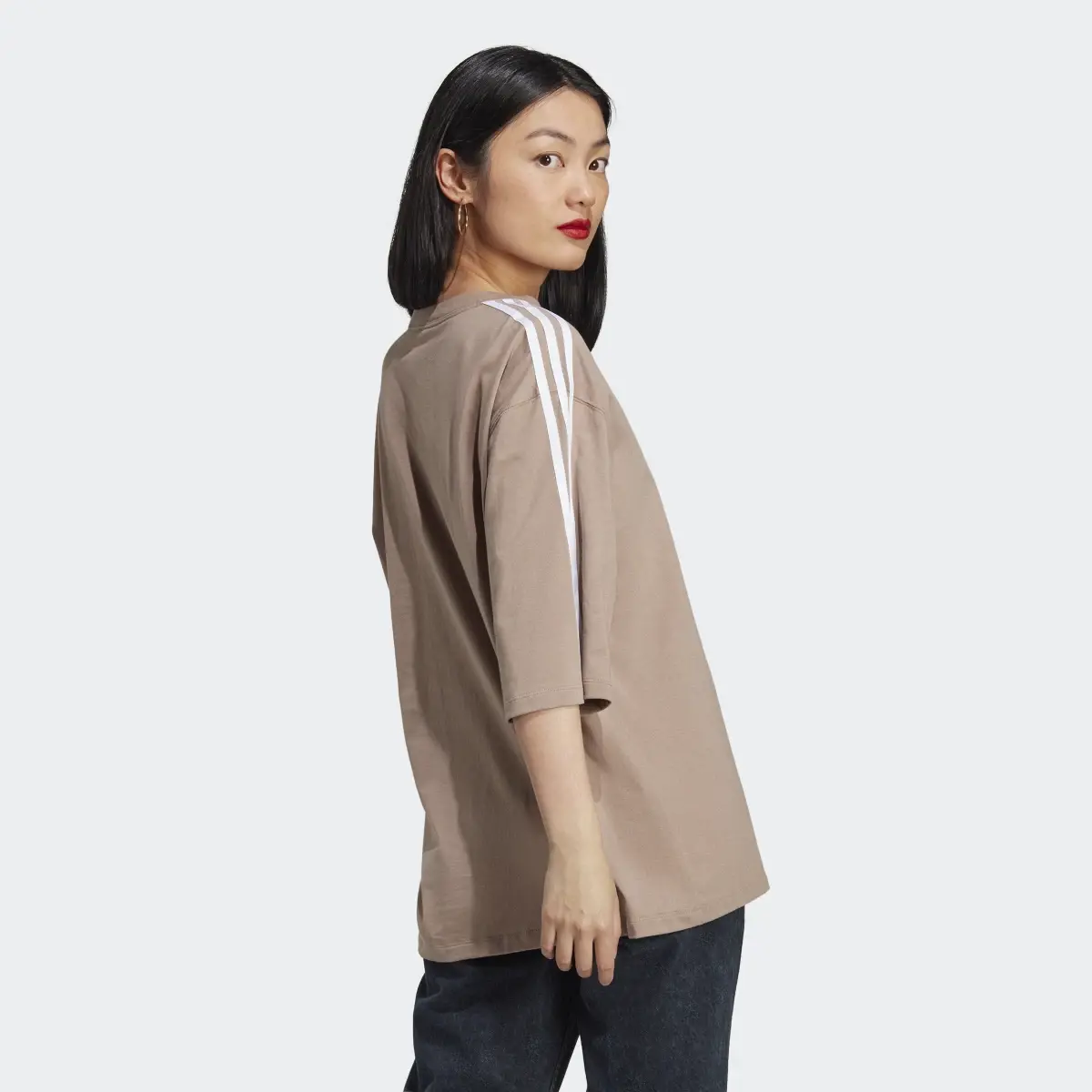 Adidas Oversized Tee. 3 Adidas Oversized Tee. 3