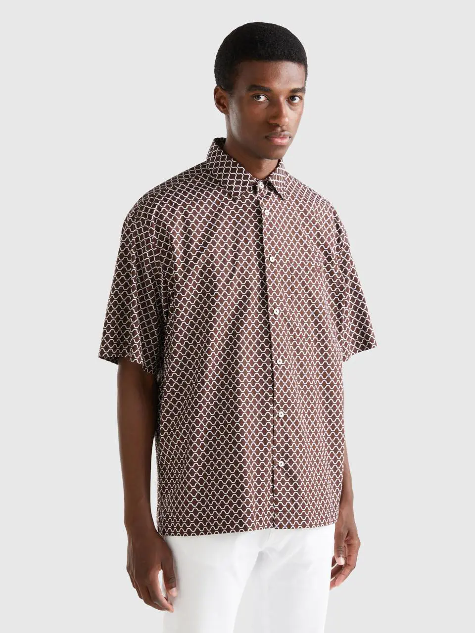 Benetton shirt with wavy motif. 1