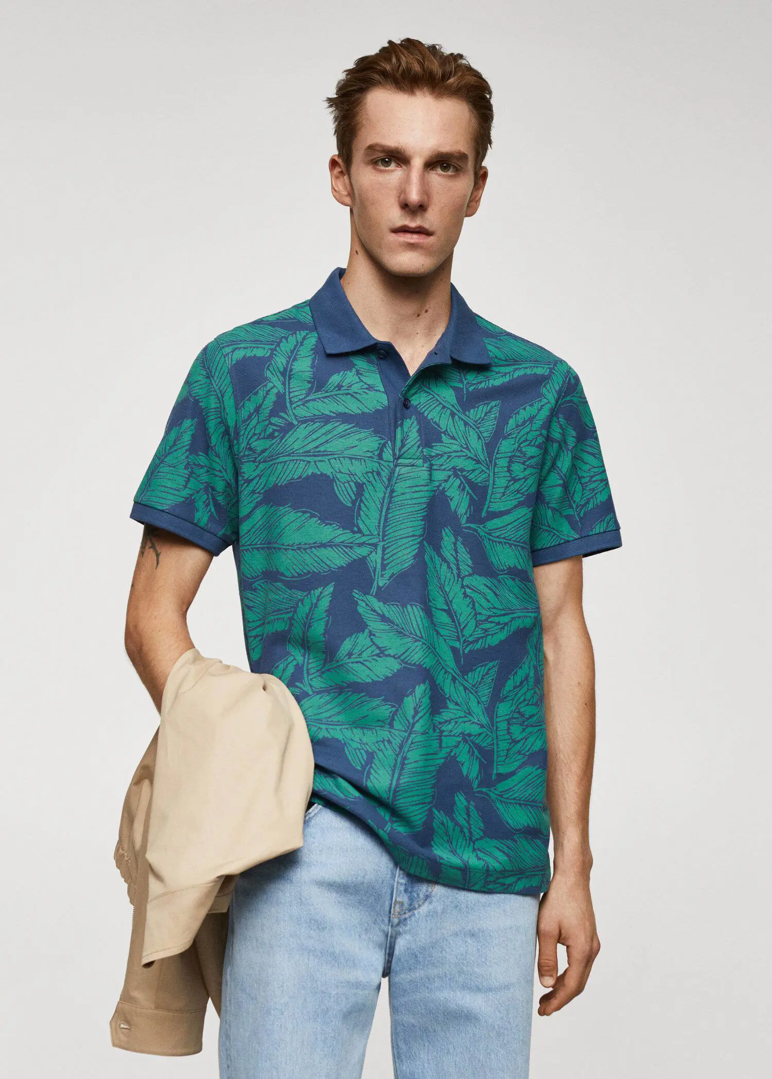 Mango Koszulka polo bawełniana z tropikalnym wzorem. 1