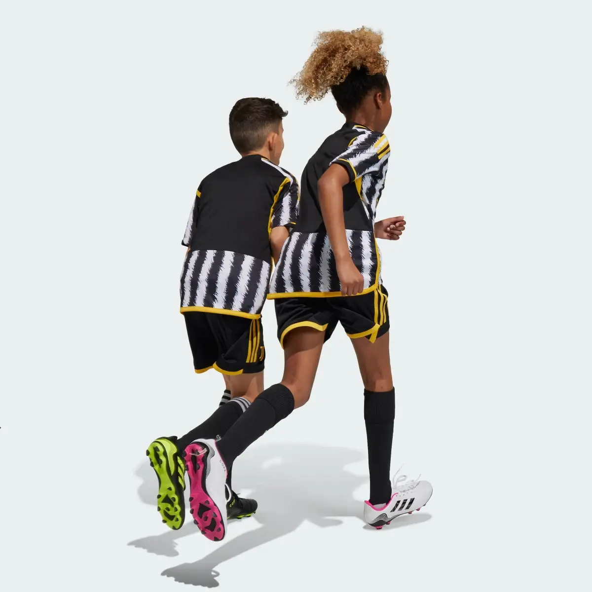 Adidas Juventus 23/24 Home Shorts Kids. 2
