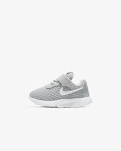 Nike Tanjun. 1