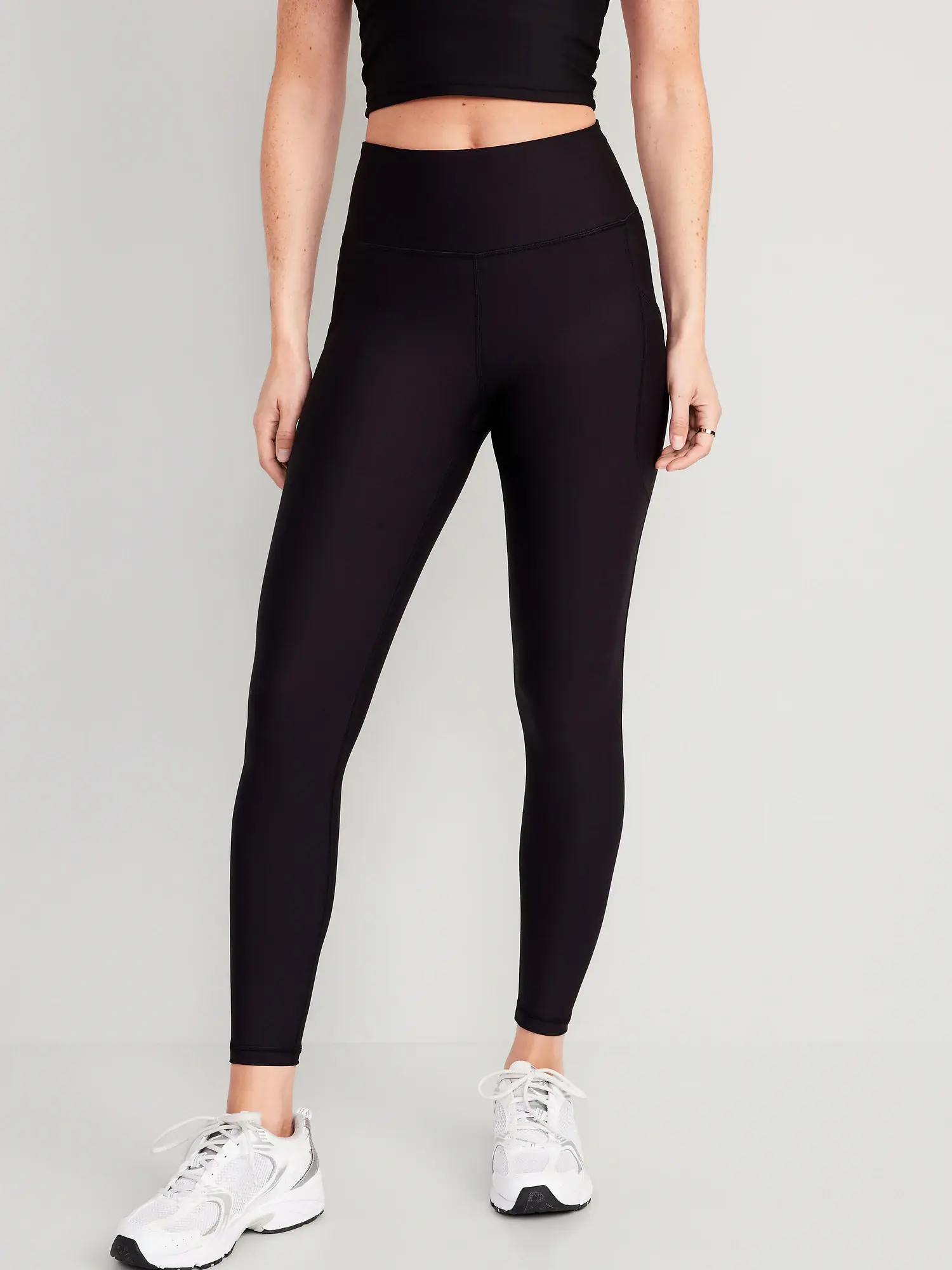 Old Navy High-Waisted PowerSoft 7/8 Leggings black. 1
