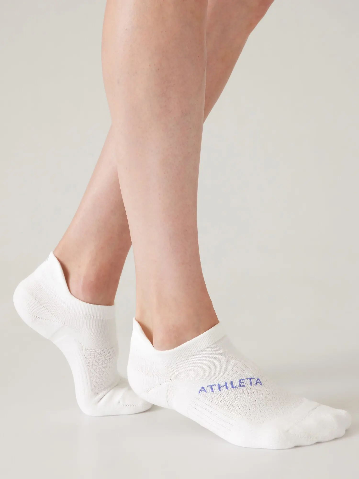 Athleta Performance Crew Sock white. 1