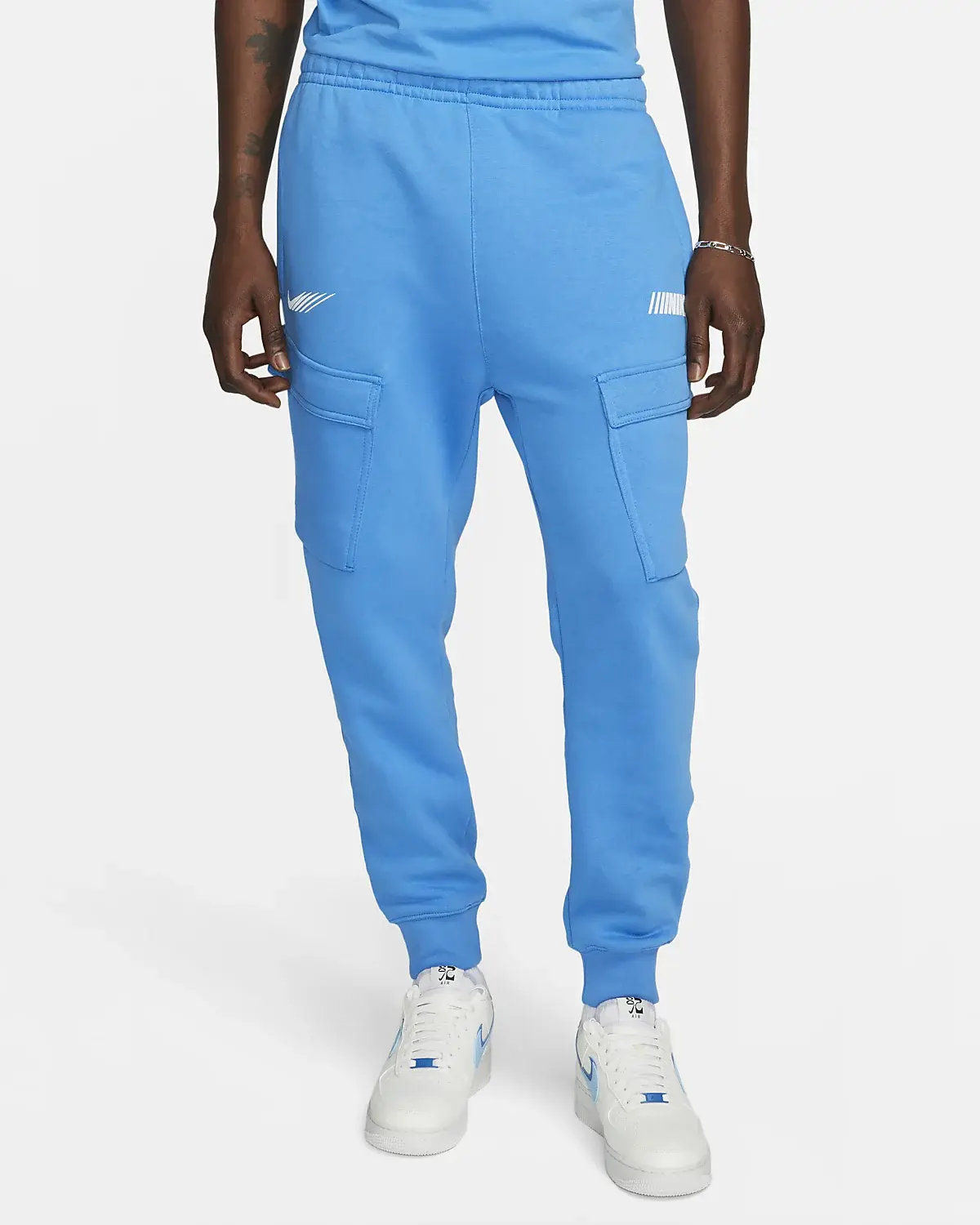 Nike Sportswear Standard Issue. 1 Nike Sportswear Standard Issue. 1
