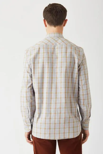 Bisse Men’s Regular Fit Long Sleeve Checkered Shirt BEIGE. 2