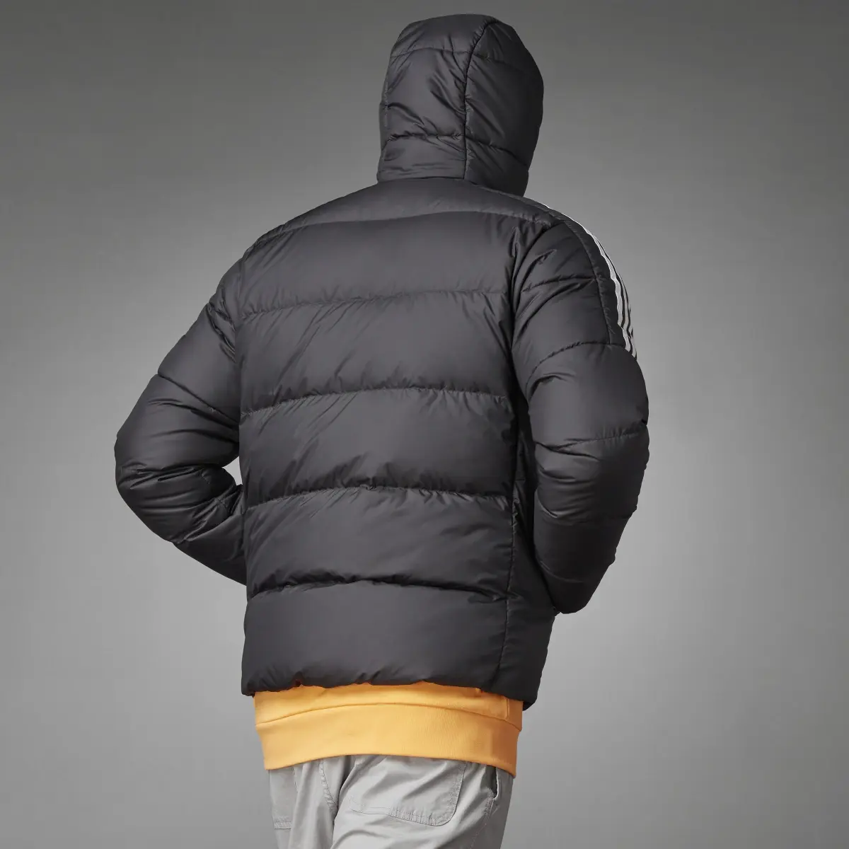 Adidas Essentials Midweight Hooded Daunenjacke. 2