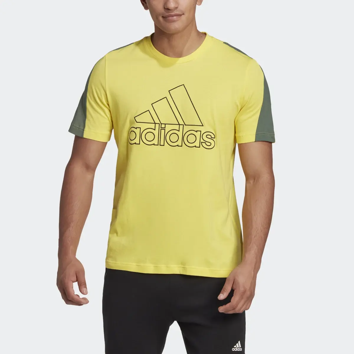 Adidas Playera Future Icons Badge of Sport Bordada. 1