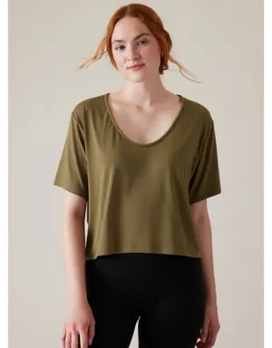 Essence Explore Crop Tee green