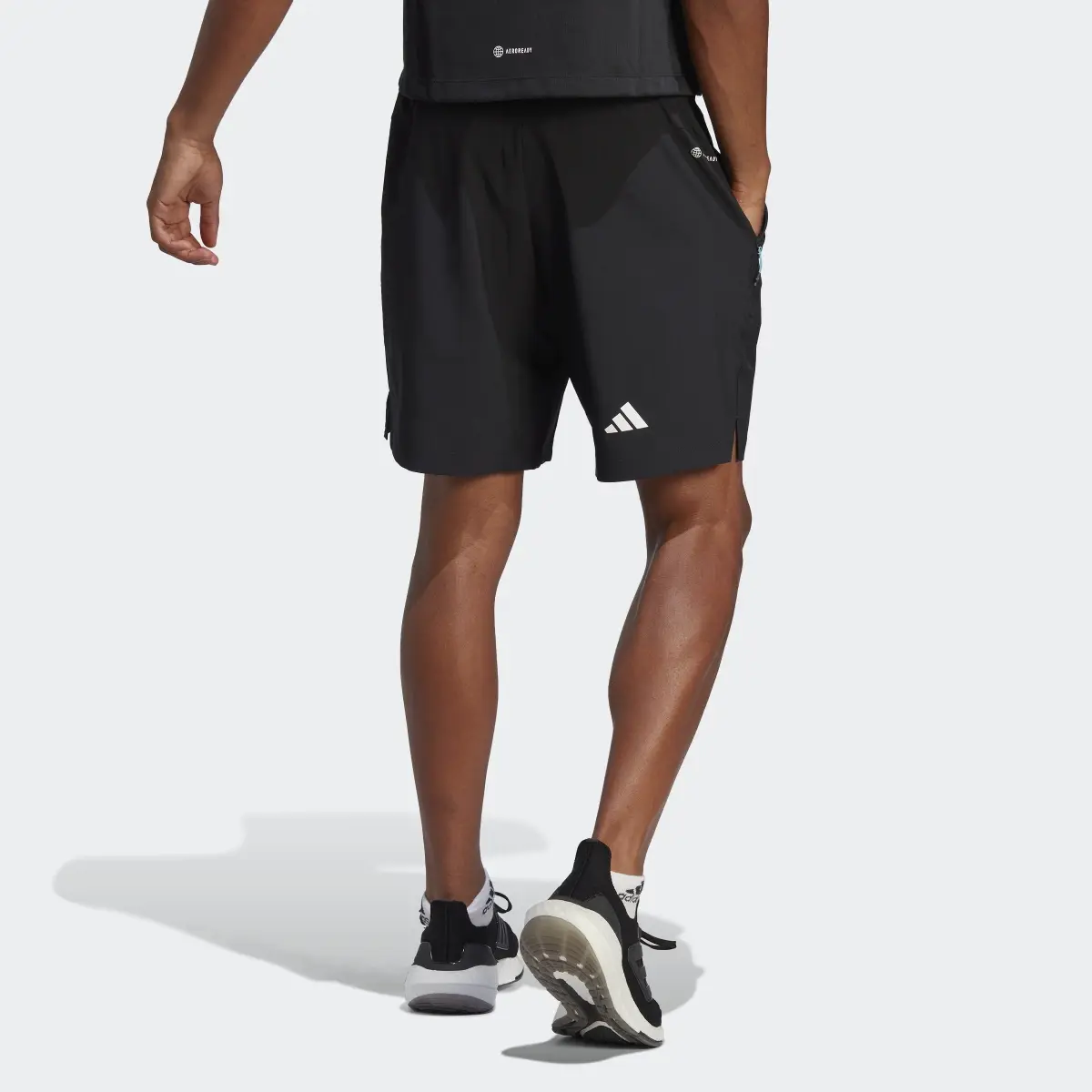 Adidas Shorts de Entrenamiento Train Icons 3 Franjas. 2