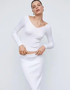 Ribbed sweater with low-cut back