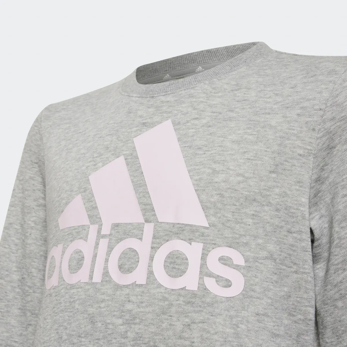 Adidas Essentials Sweatshirt. 3