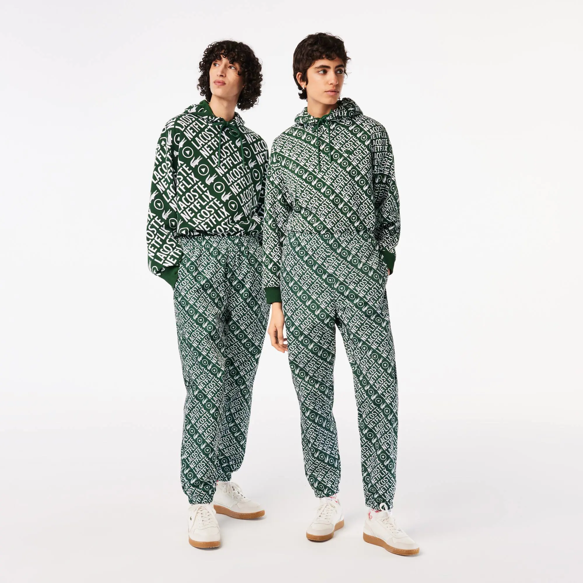 Lacoste Pantaloni della tuta unisex in tessuto antipioggia Lacoste x Netflix. 1