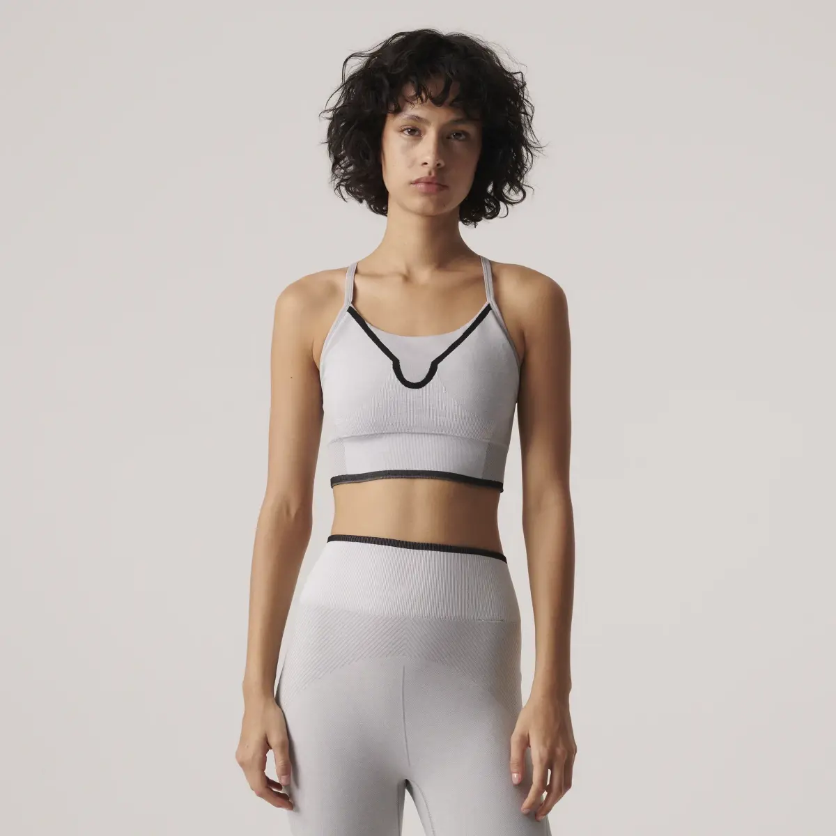 Adidas Reggiseno sportivo da yoga adidas by Stella McCartney TrueStrength Seamless Medium-Support. 2