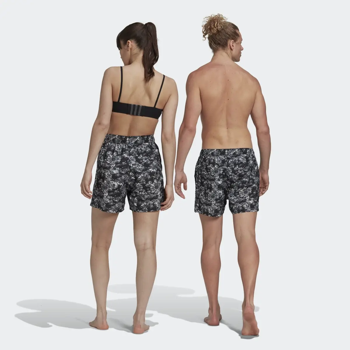 Adidas Short de bain graphique Coupe courte (non genré). 2