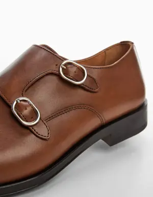 Monk shoes with leather buckle