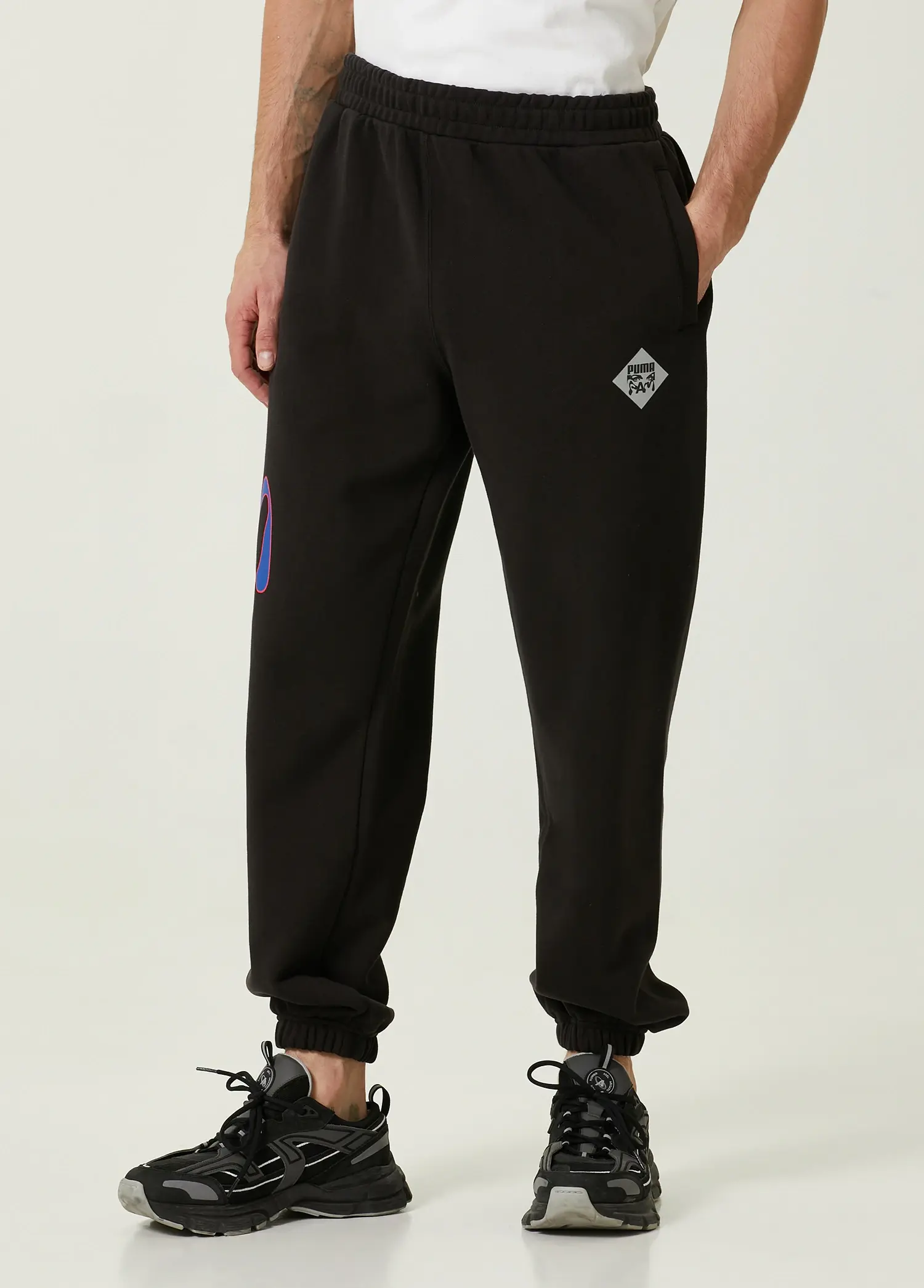 Beymen X Perks And Mini Graphic Siyah Pantolon. 2