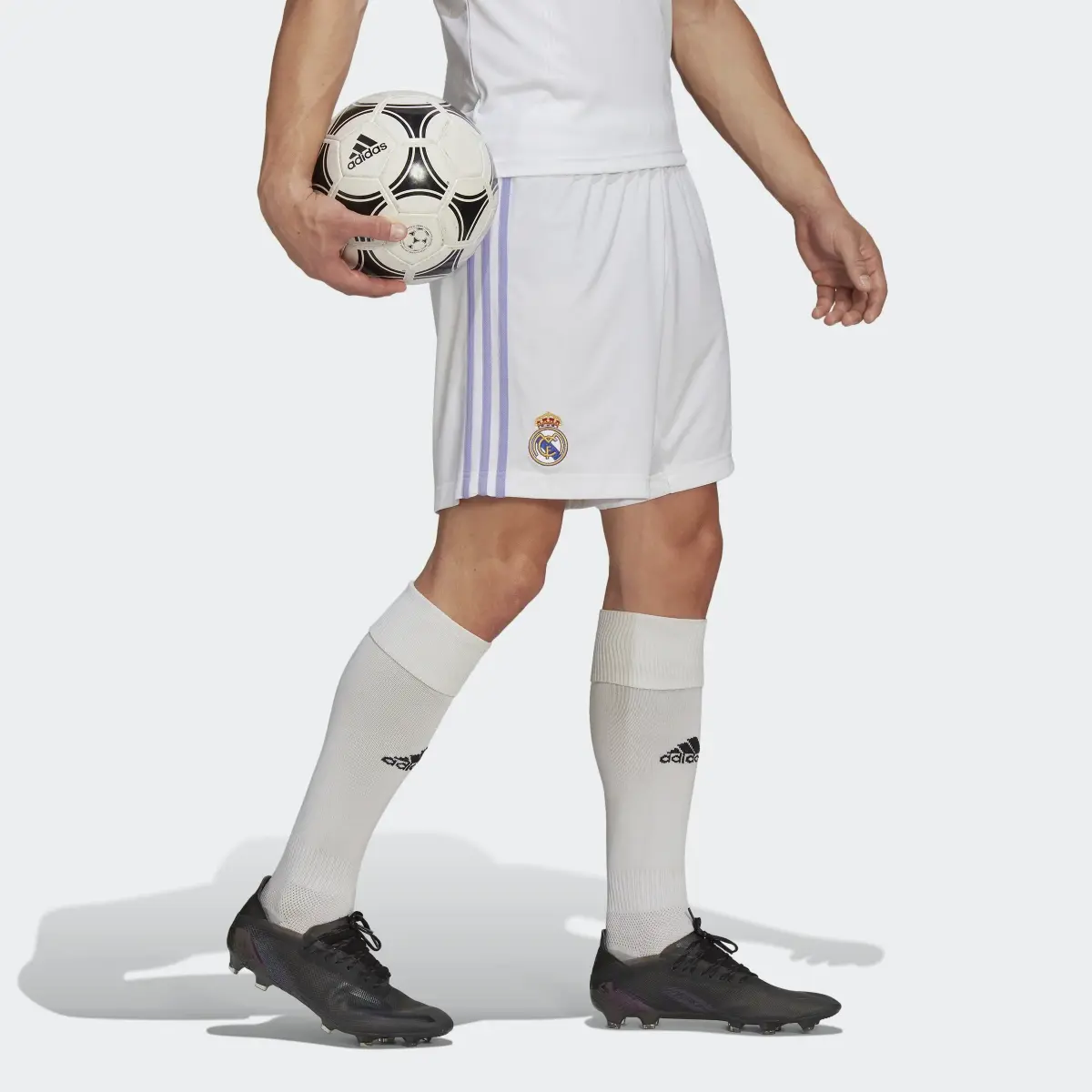 Adidas Shorts Local Real Madrid 22/23. 3