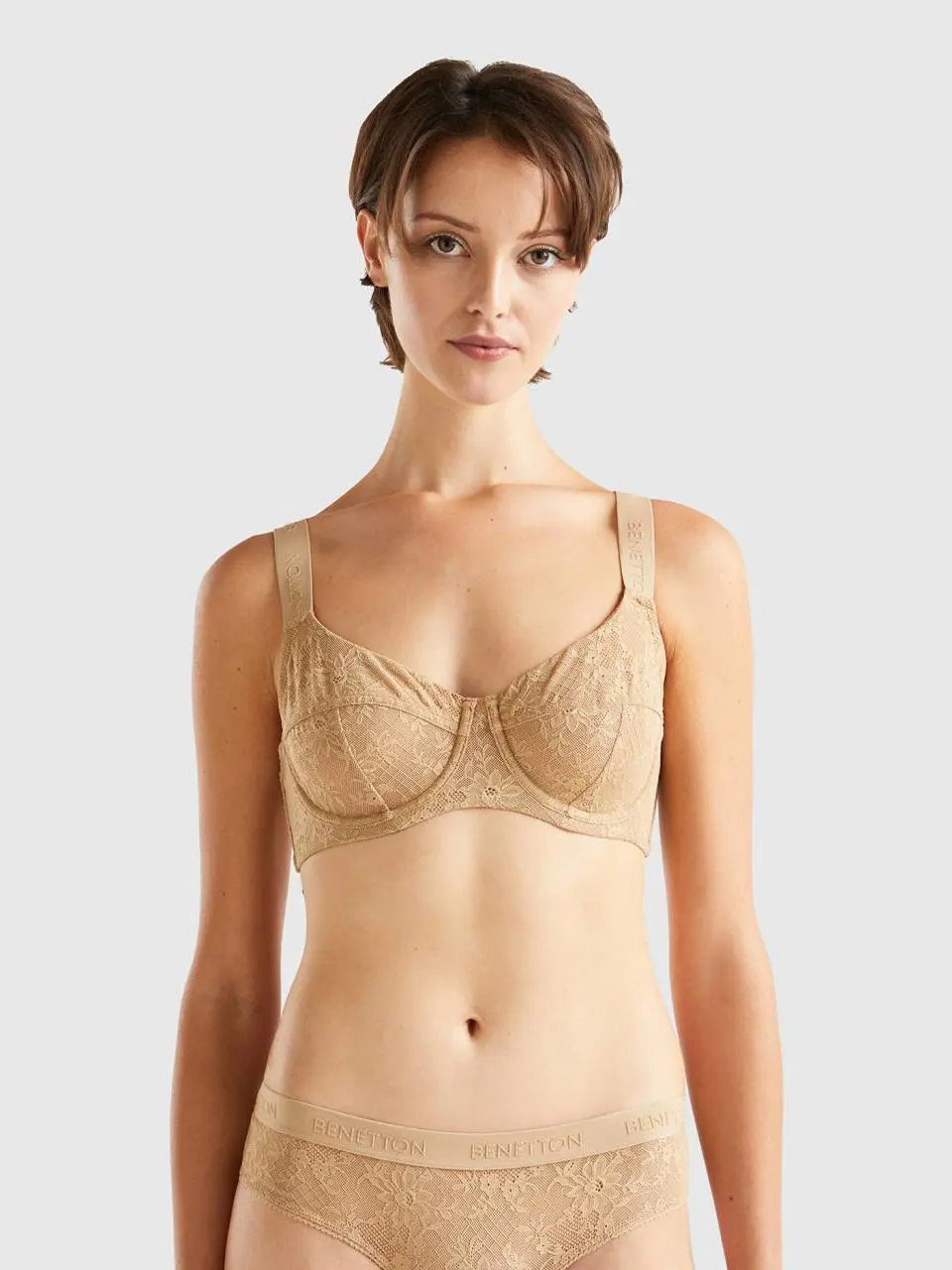 Benetton c cup bra in stretch lace. 1