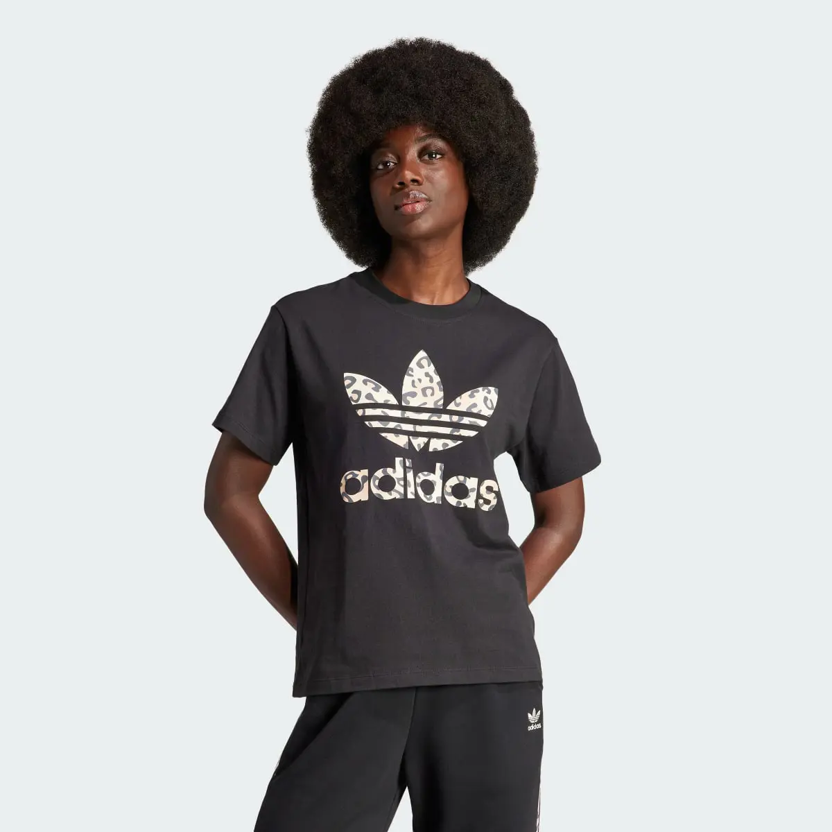 Adidas T-shirt adidas Originals Leopard Luxe Trefoil. 2