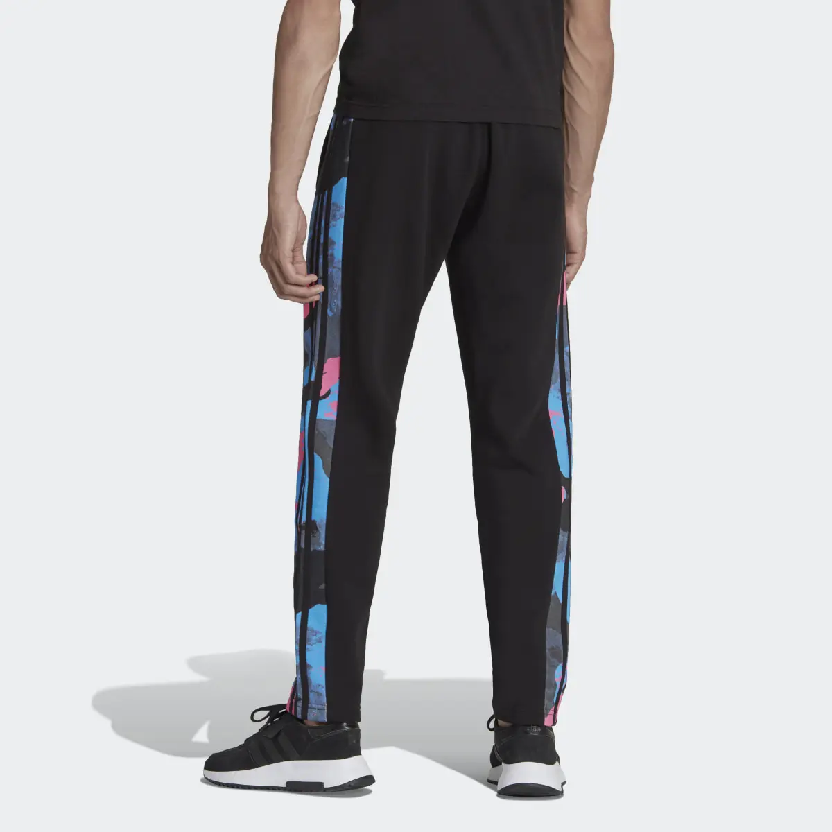 Adidas Camo Series Sweat Pants. 2