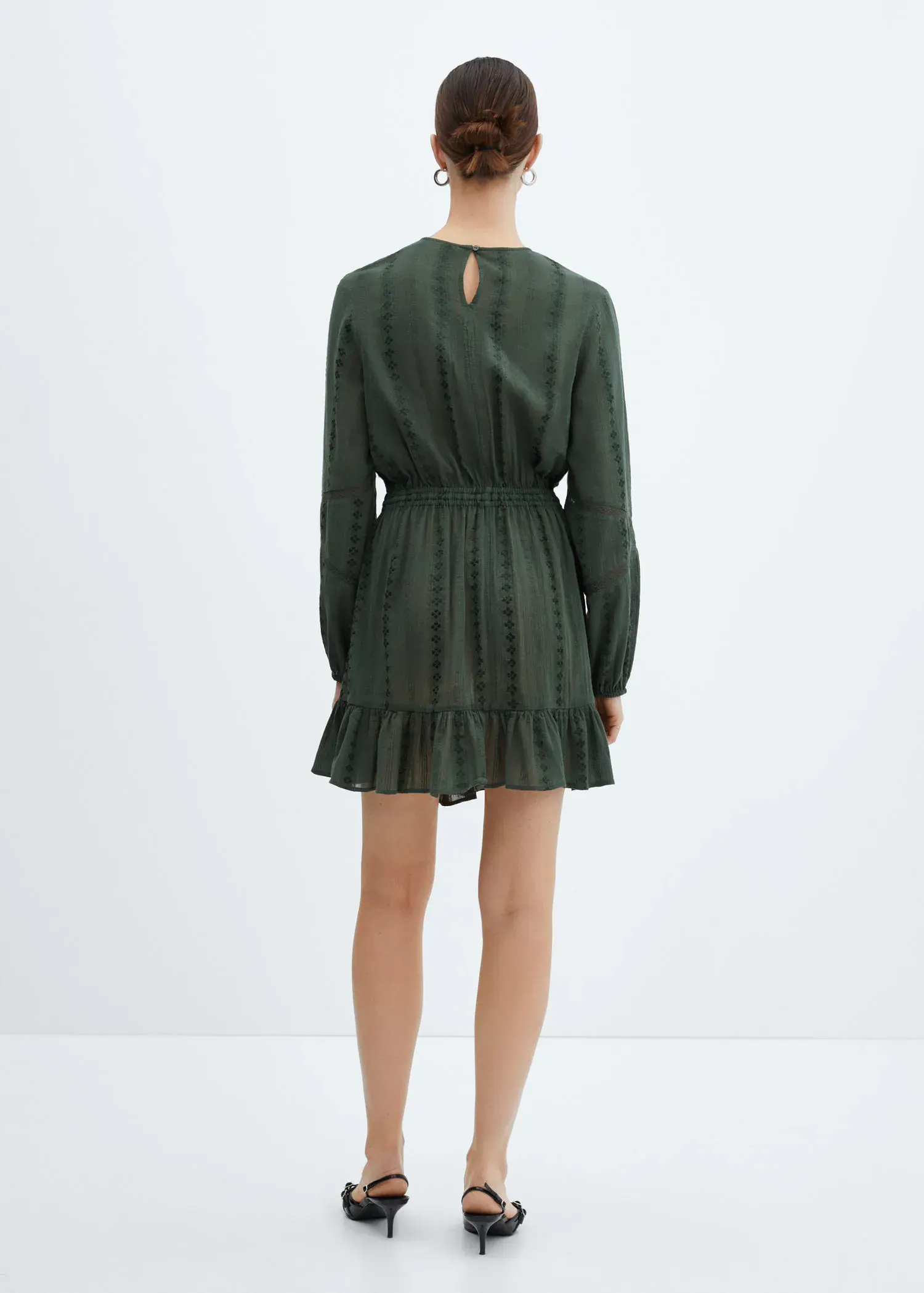 Mango Puff-sleeved embroidered dress. 3