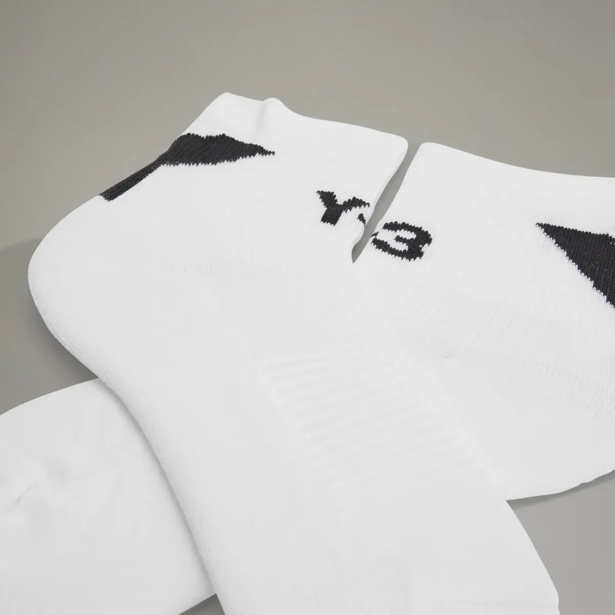 Adidas Y-3 Lo Socks. 3