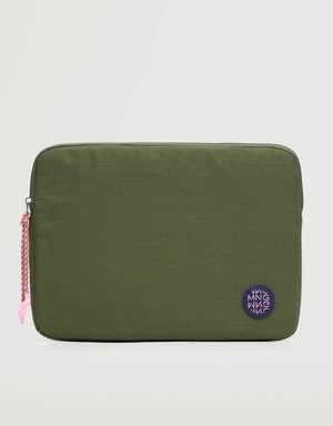 Laptop case with knot detail
