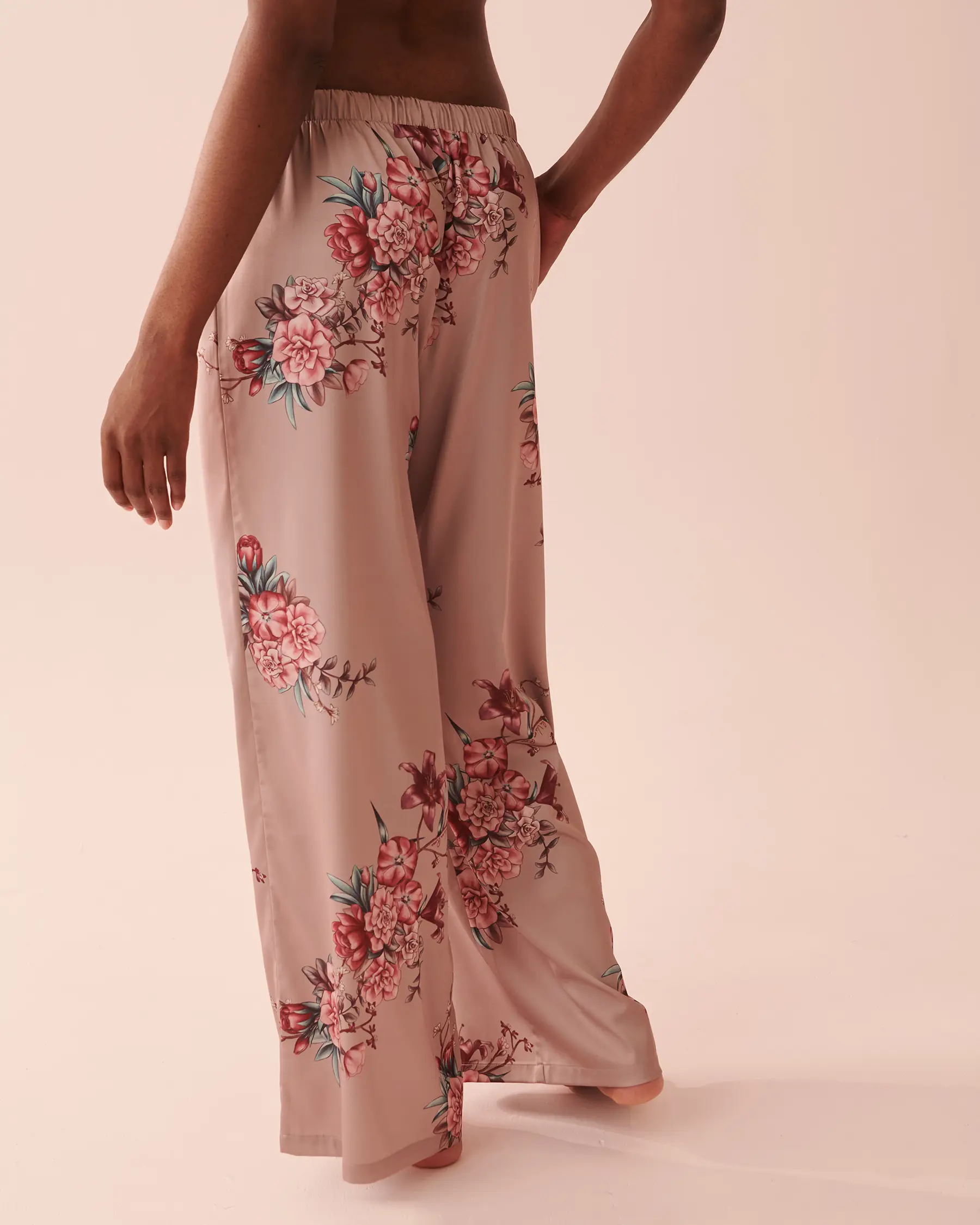 La Vie en Rose Satin Wide Leg Pants. 2