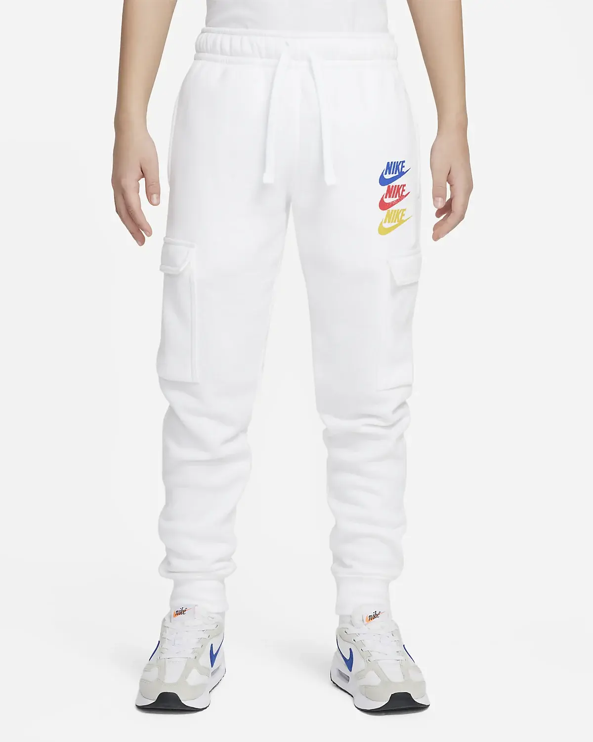 Nike Sportswear Standard Issue. 1