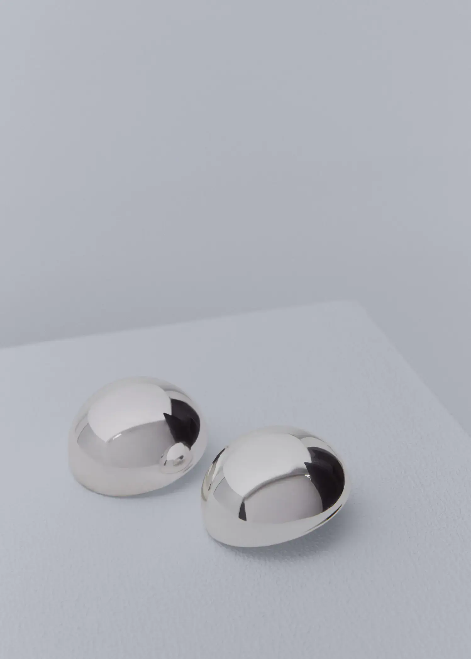 Mango Maxi sphere earrings. 3