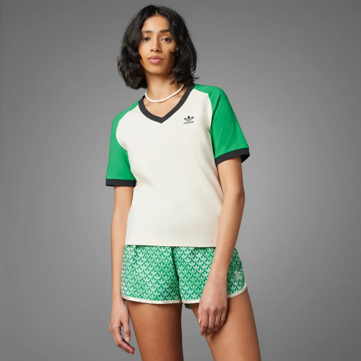 Adidas T-shirt de Gola em V Adicolor 70s. 1