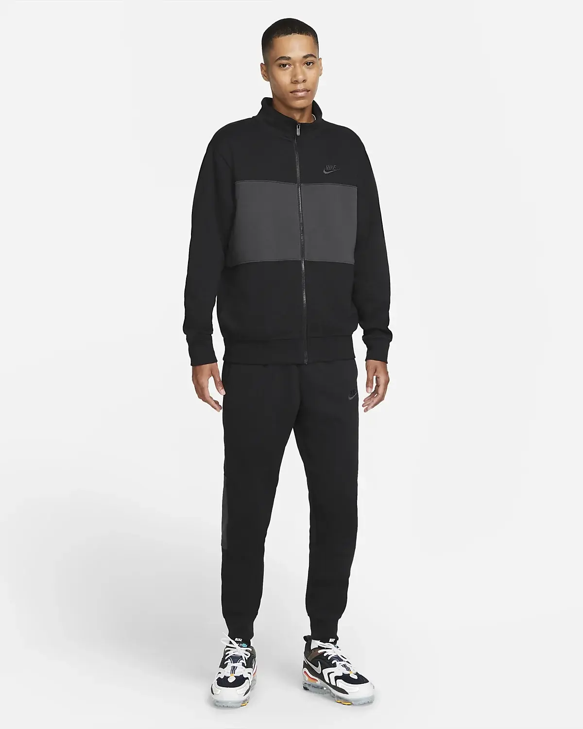 Nike Sportswear Sport Essentials. 1