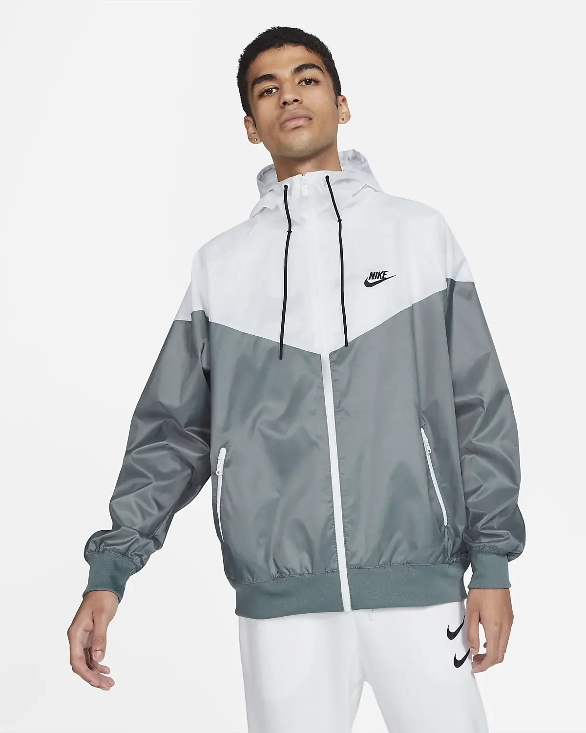 Nike Sportswear Windrunner. 1