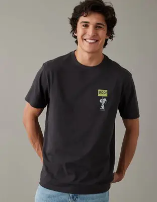 American Eagle Super Soft Snoopy Halloween Graphic T-Shirt. 1 American Eagle Super Soft Snoopy Halloween Graphic T-Shirt. 1