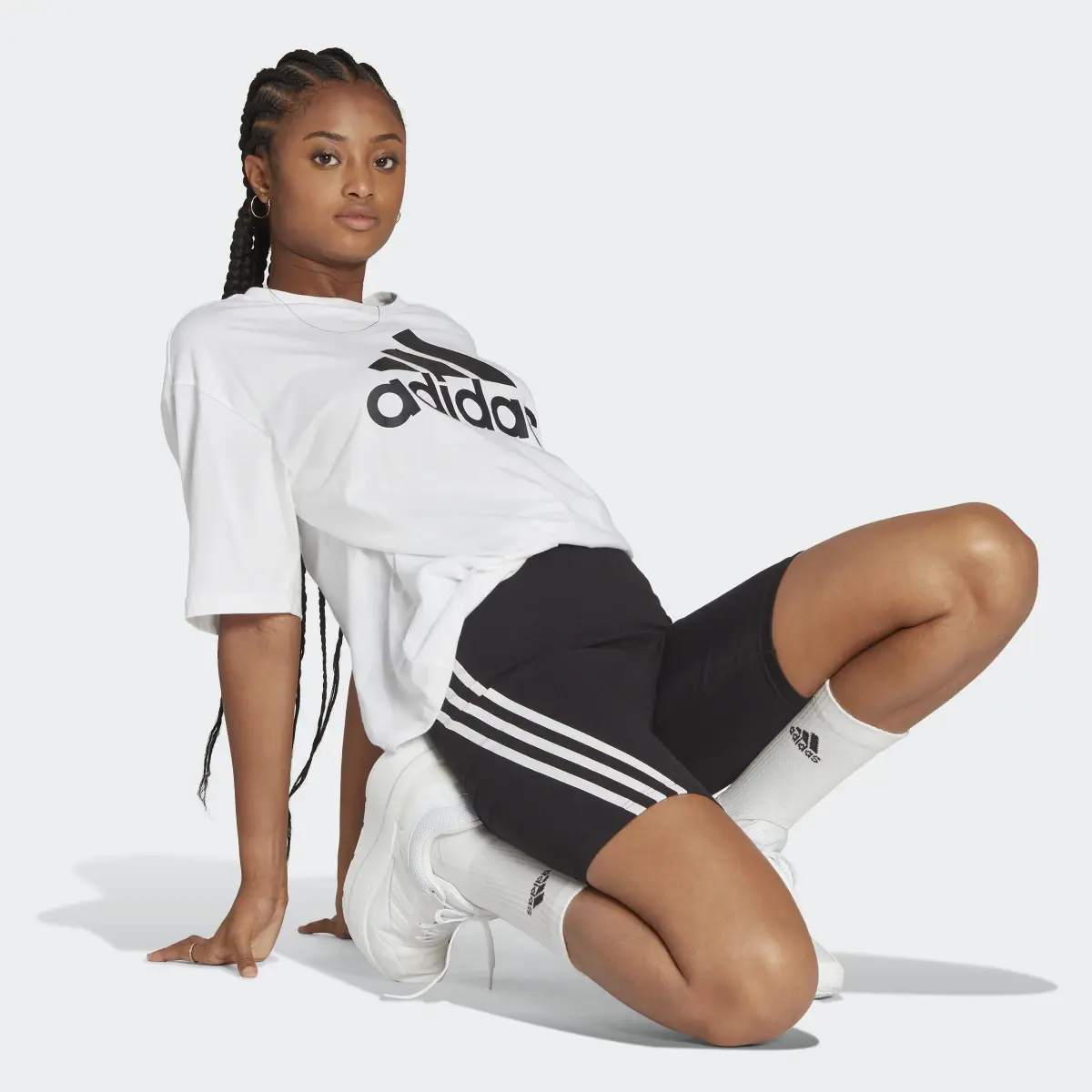Adidas Future Icons 3-Streifen kurze Leggings. 3