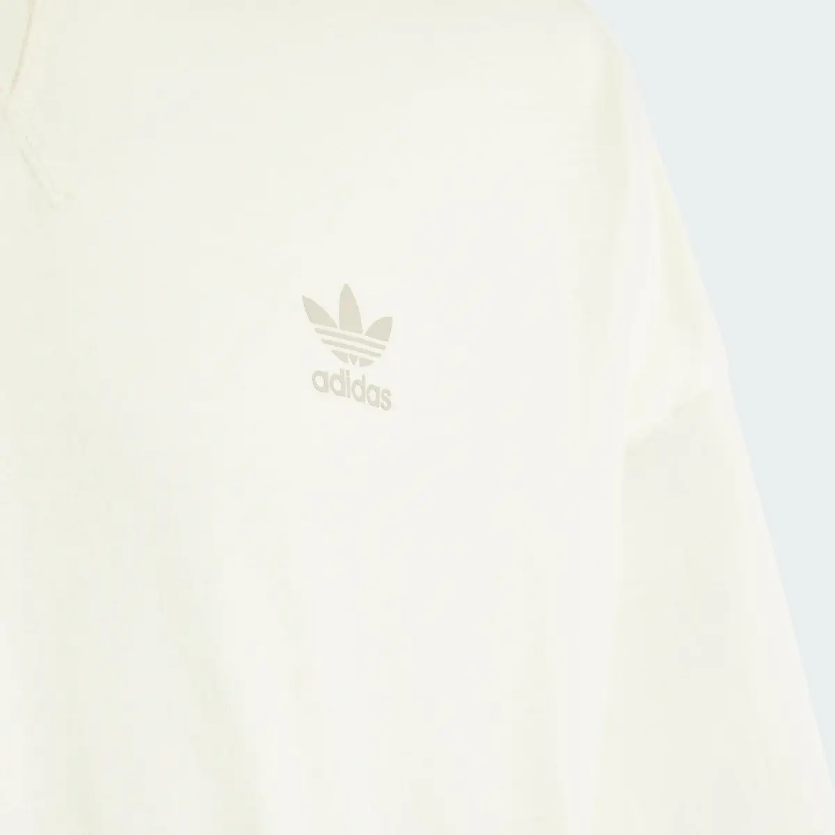 Adidas T-shirt. 3